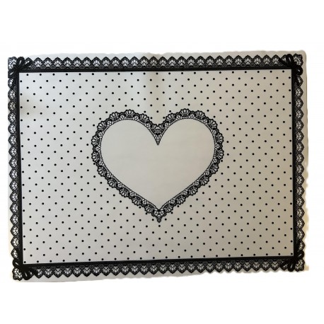 Eszköz aláltét szíves fehér 40x30cm